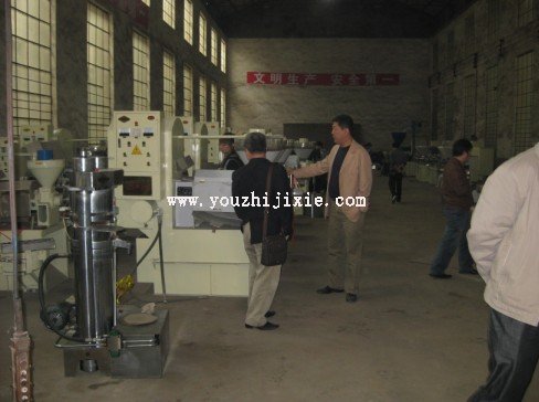 企鵝榨油機(jī)廠(chǎng)家